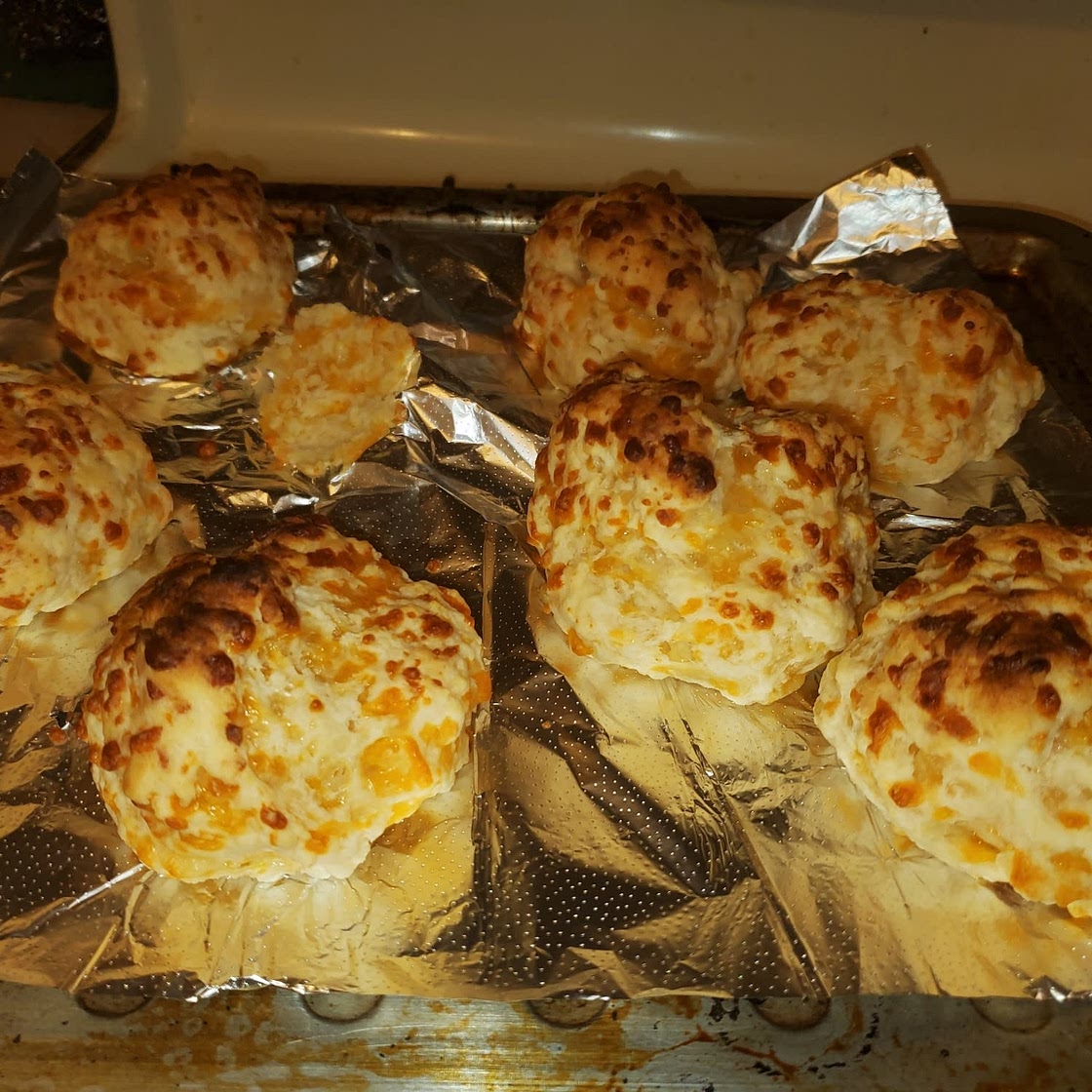 Garlic Cheddar Biscuits