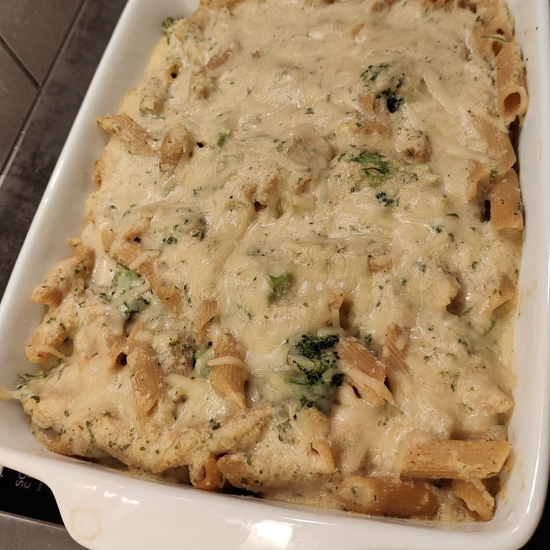 Brokkoli-Nudelauflauf mit Veganer Käsesauce