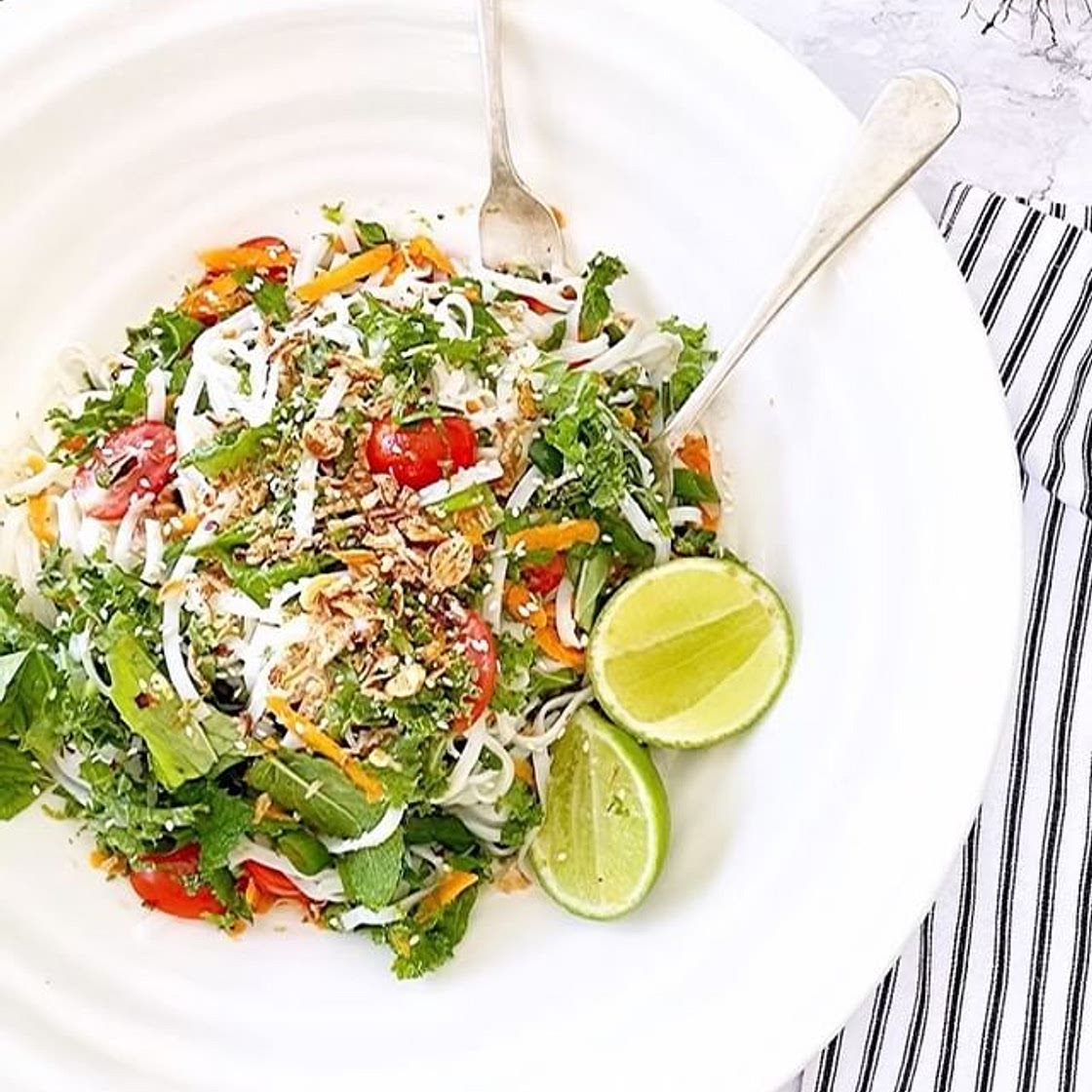 Kale, lime, mint, and ginger noodles