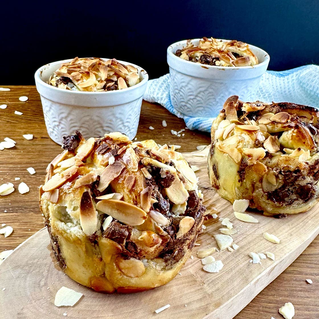 Chocolate Cream Cheese Pastry Buns