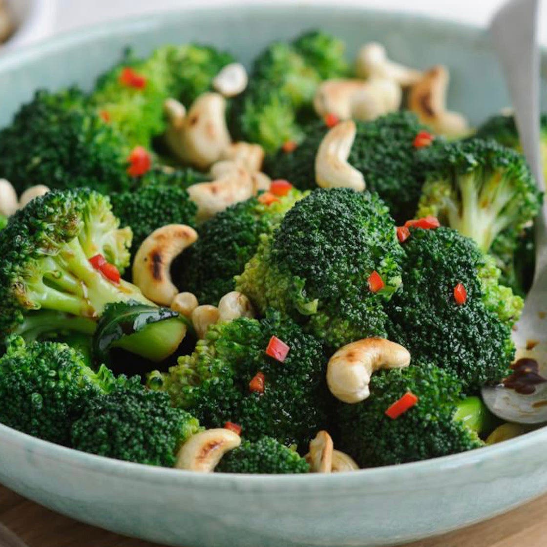 Chilli broccoli salad