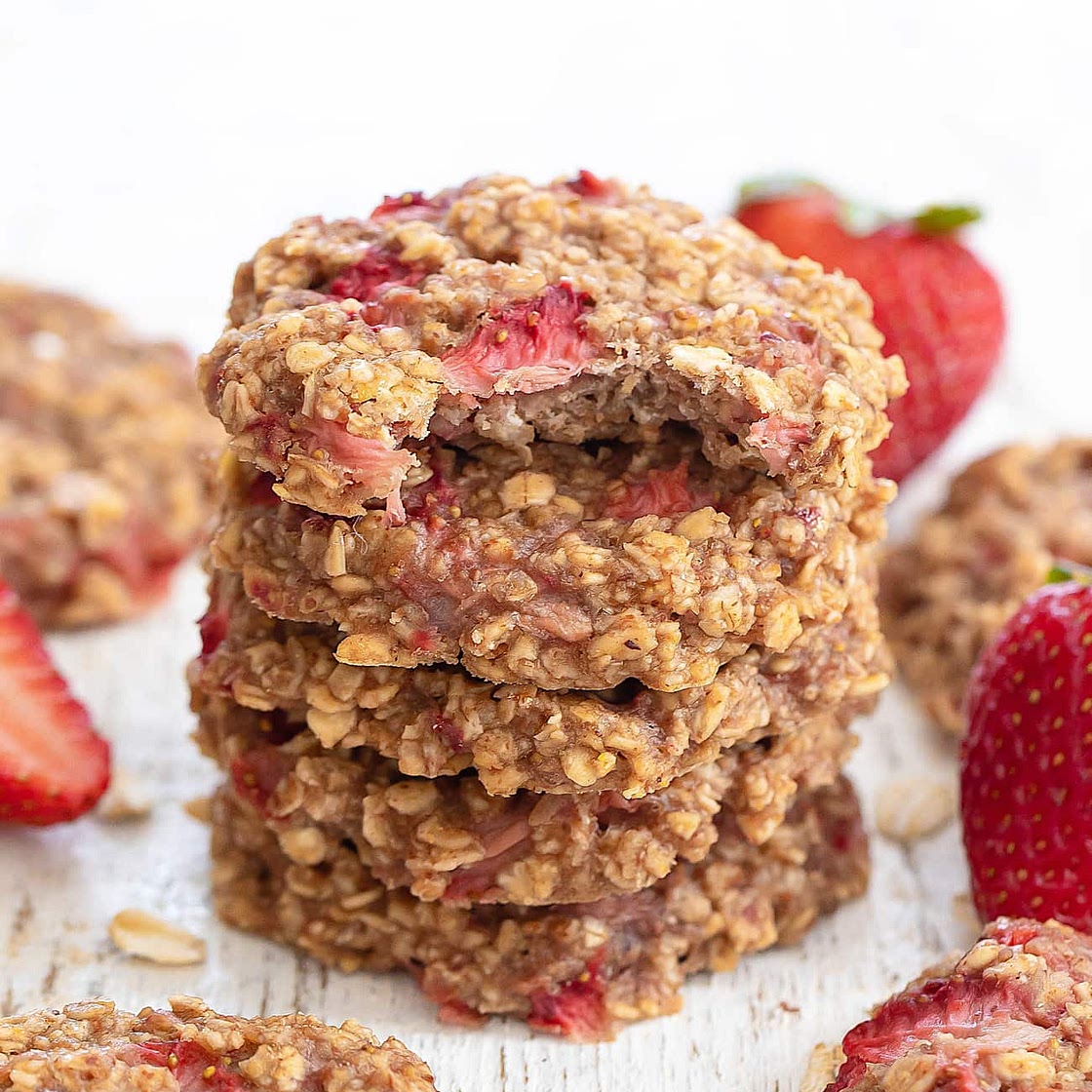 3 Ingredient Strawberry Oatmeal Cookies