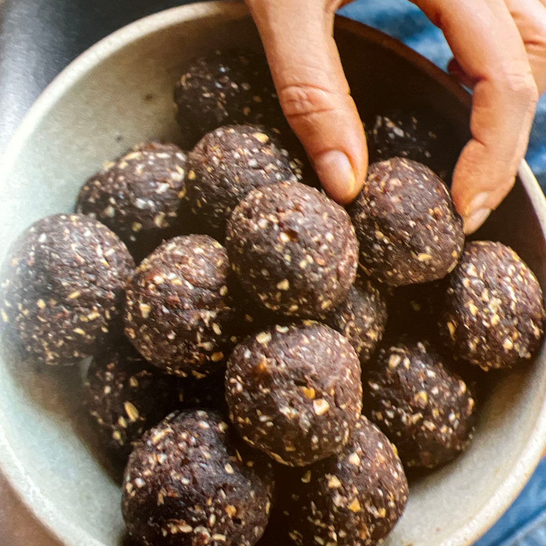 Quinoa and cacao power balls