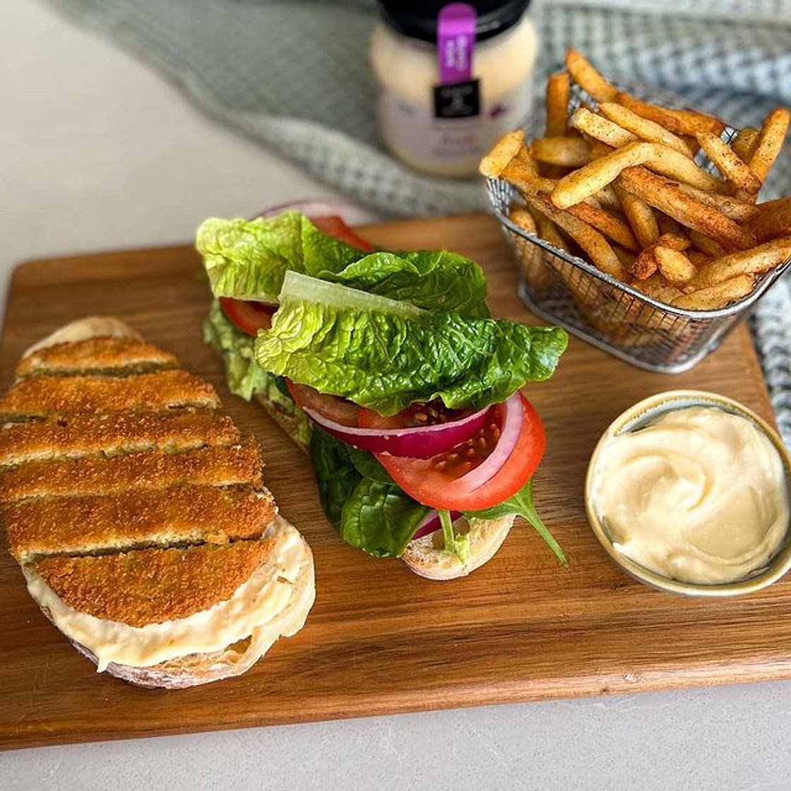 Avo Chick’n Schnitzel Sandwich