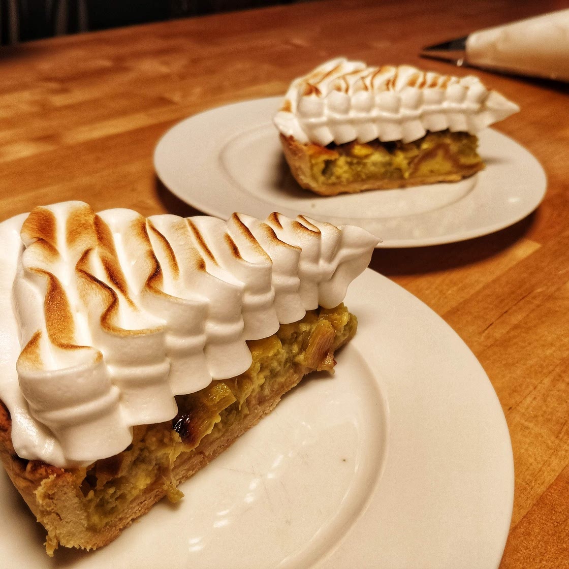 🥧 Tarte à la rhubarbe meringuée