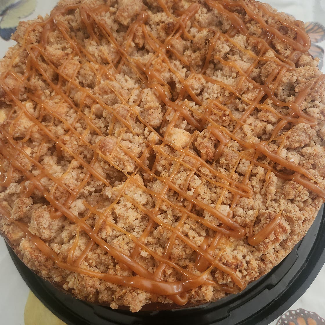 Apple crumb cheesecake