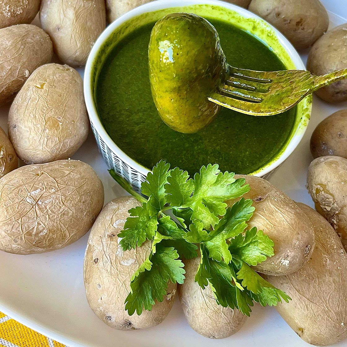 Canarian wrinkly Potatoes with Mojo Verde 