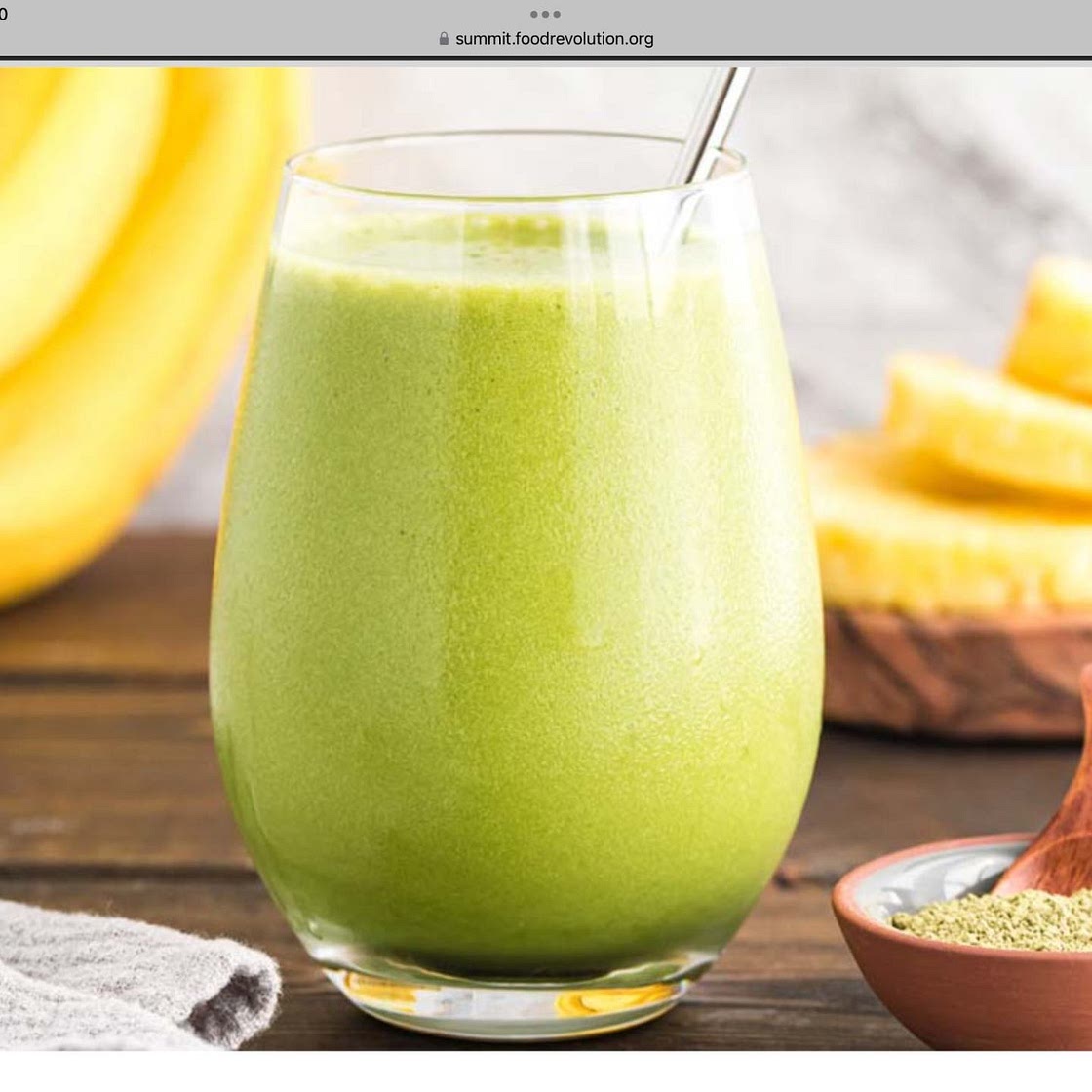 Pineapple Matcha Rise 'N Shine Smoothie