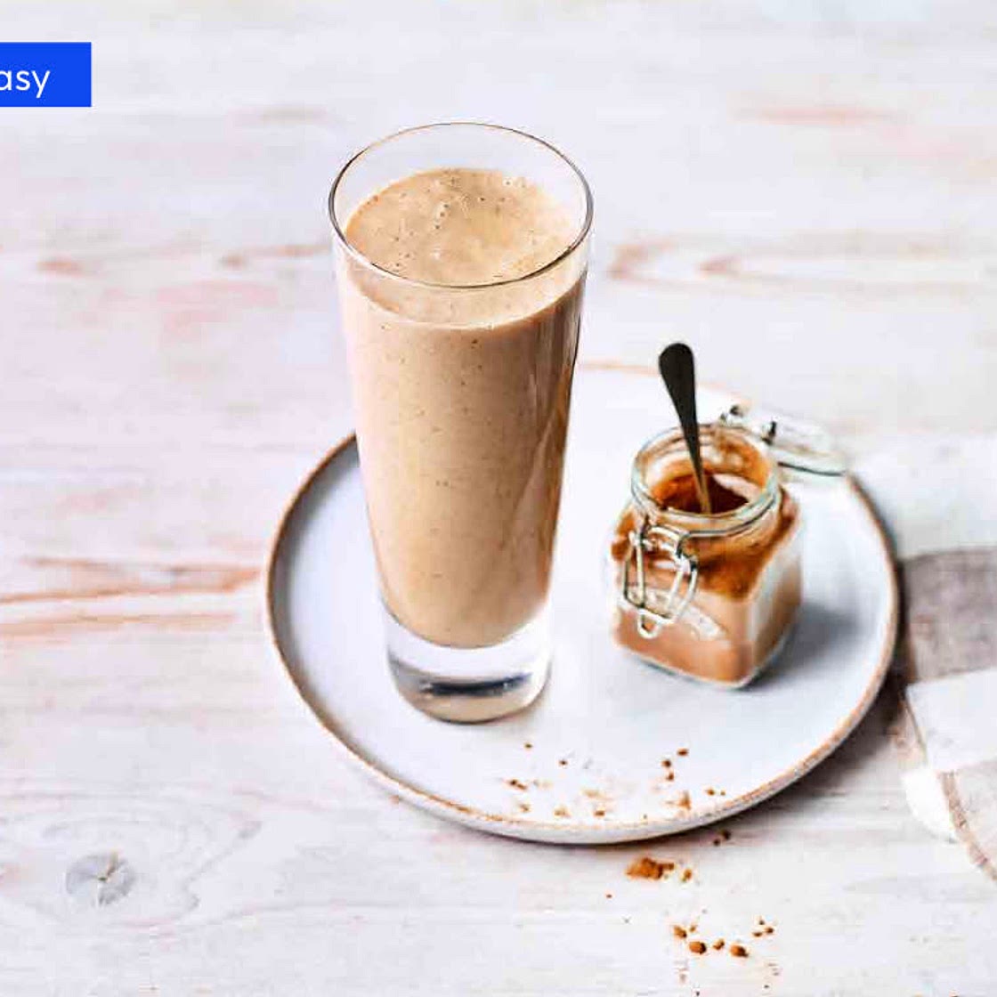 Banana, date and cinnamon smoothie