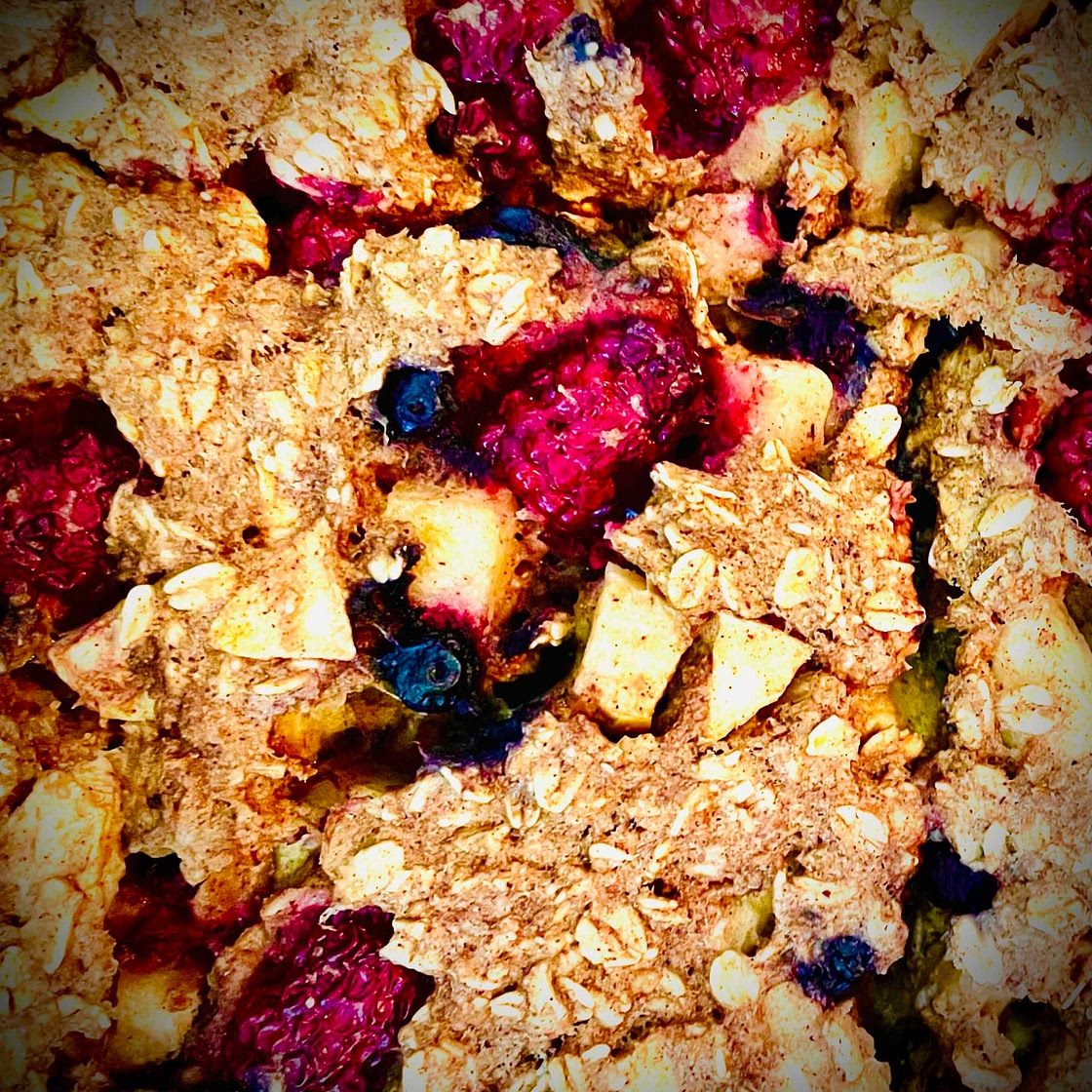 Vegan Apple Berry Oatmeal Bake