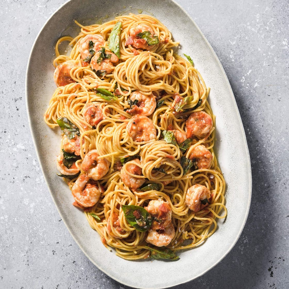 Spaghetti w/ Shrimp, Tomatoes & White Wine