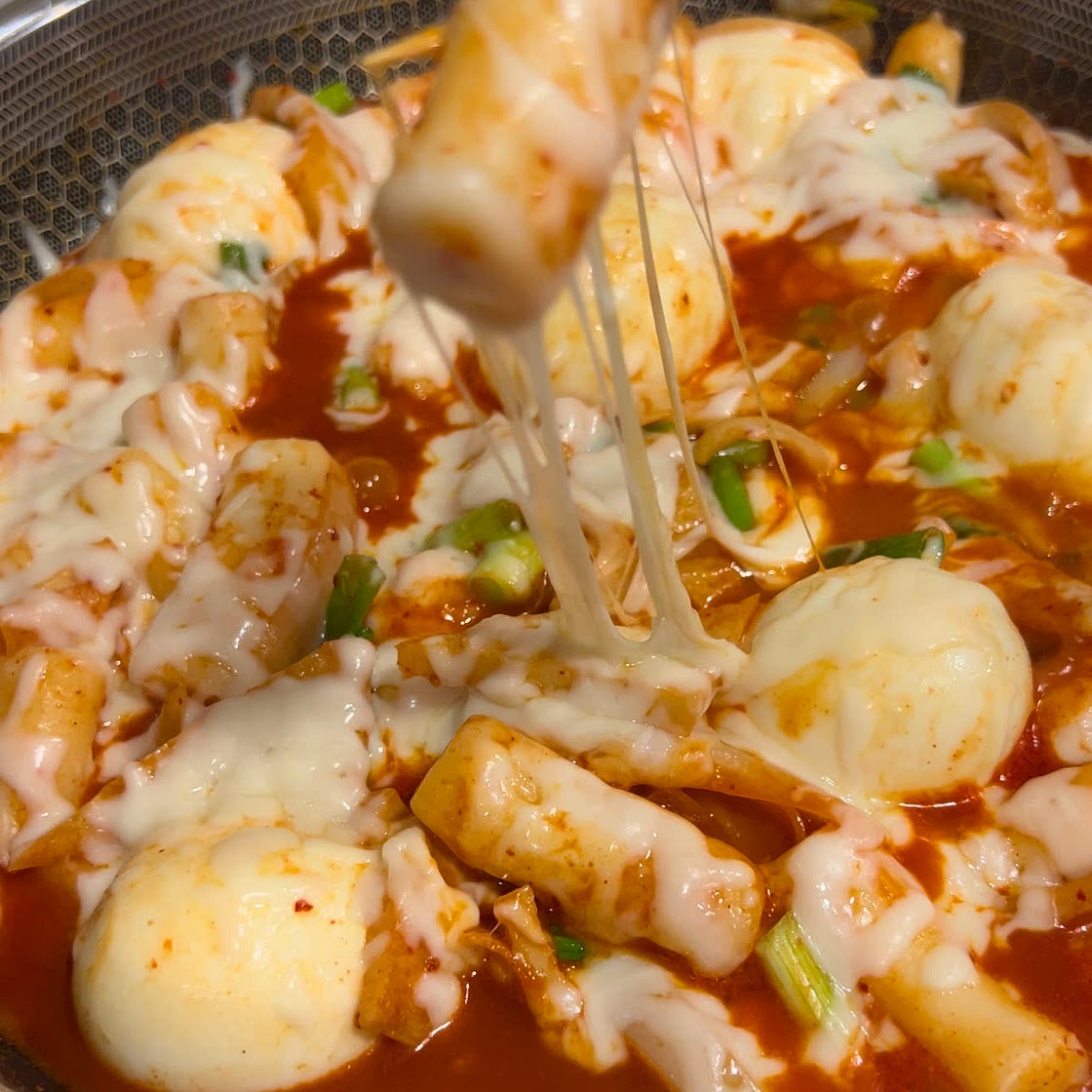 Spicy Korean rice cakes - tteobokki 