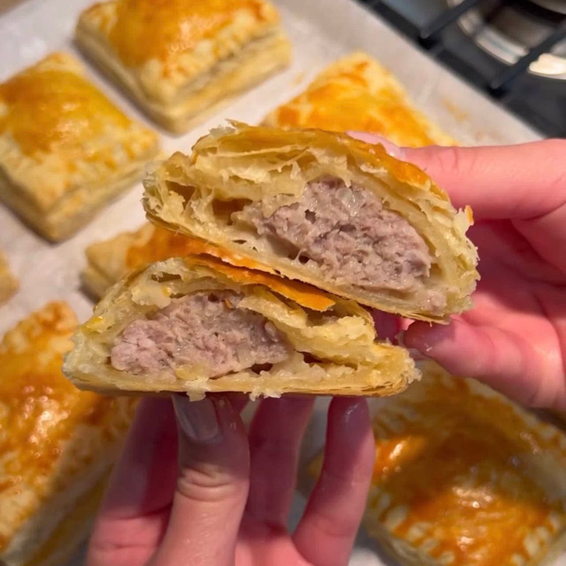 Vietnamese savory & flaky meat pies - Pate Chaud