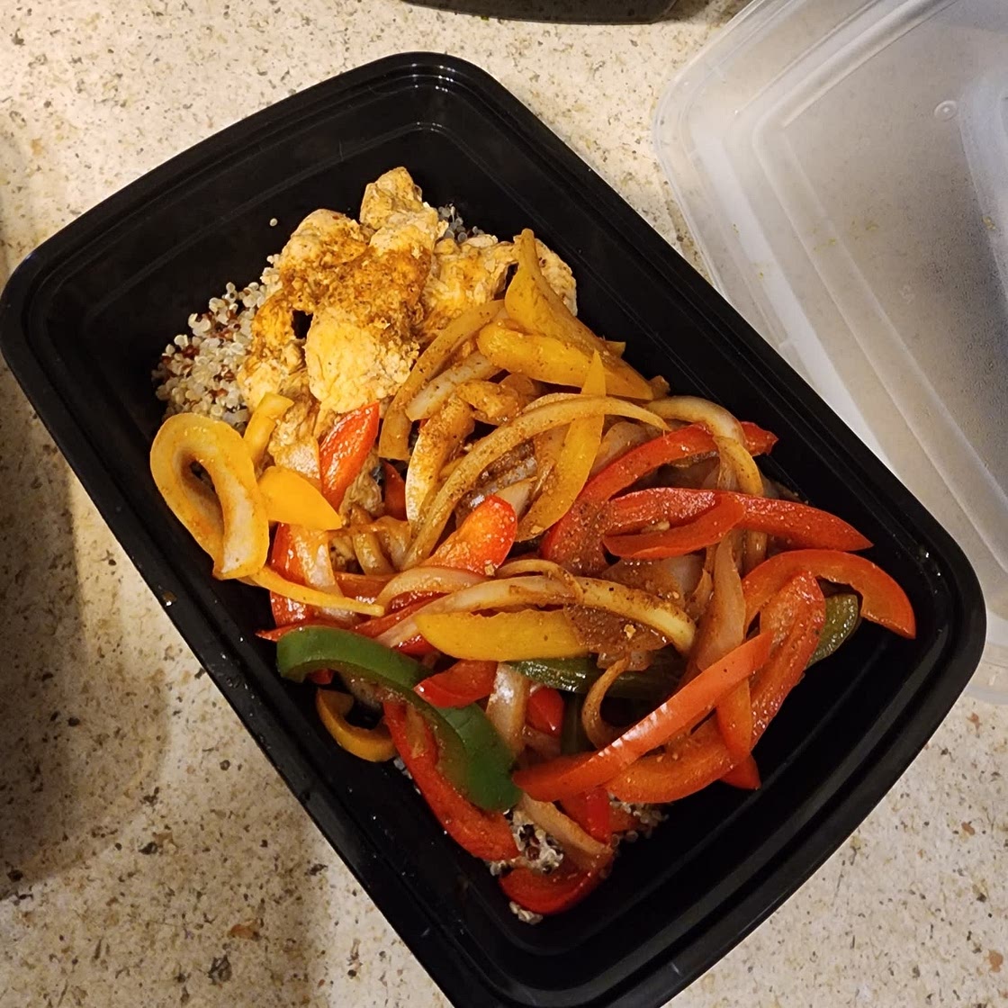 Chicken Fajita Meal Prep Lunch Bowls