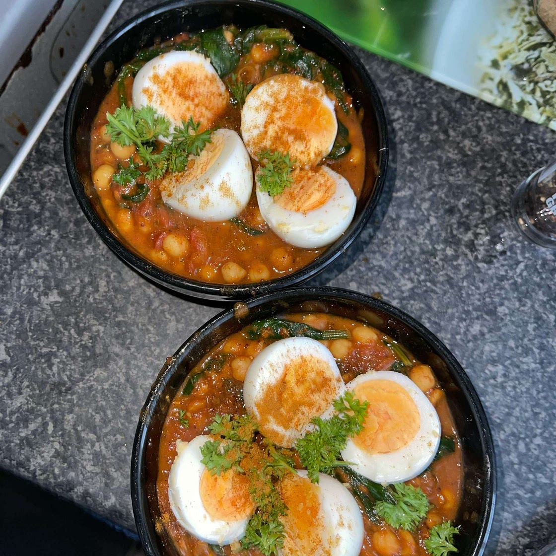 Chickpea, spinach and egg curry