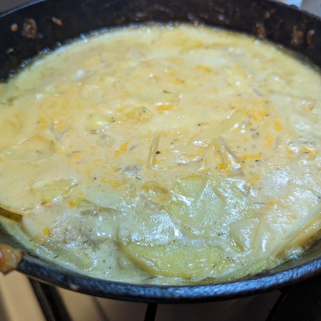 Cheesy Scallop potatoes
