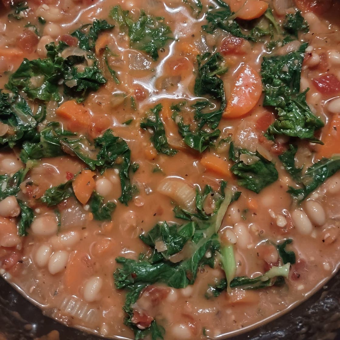 Creamy Tuscan White Bean & Kale Soup (1 Pot!)