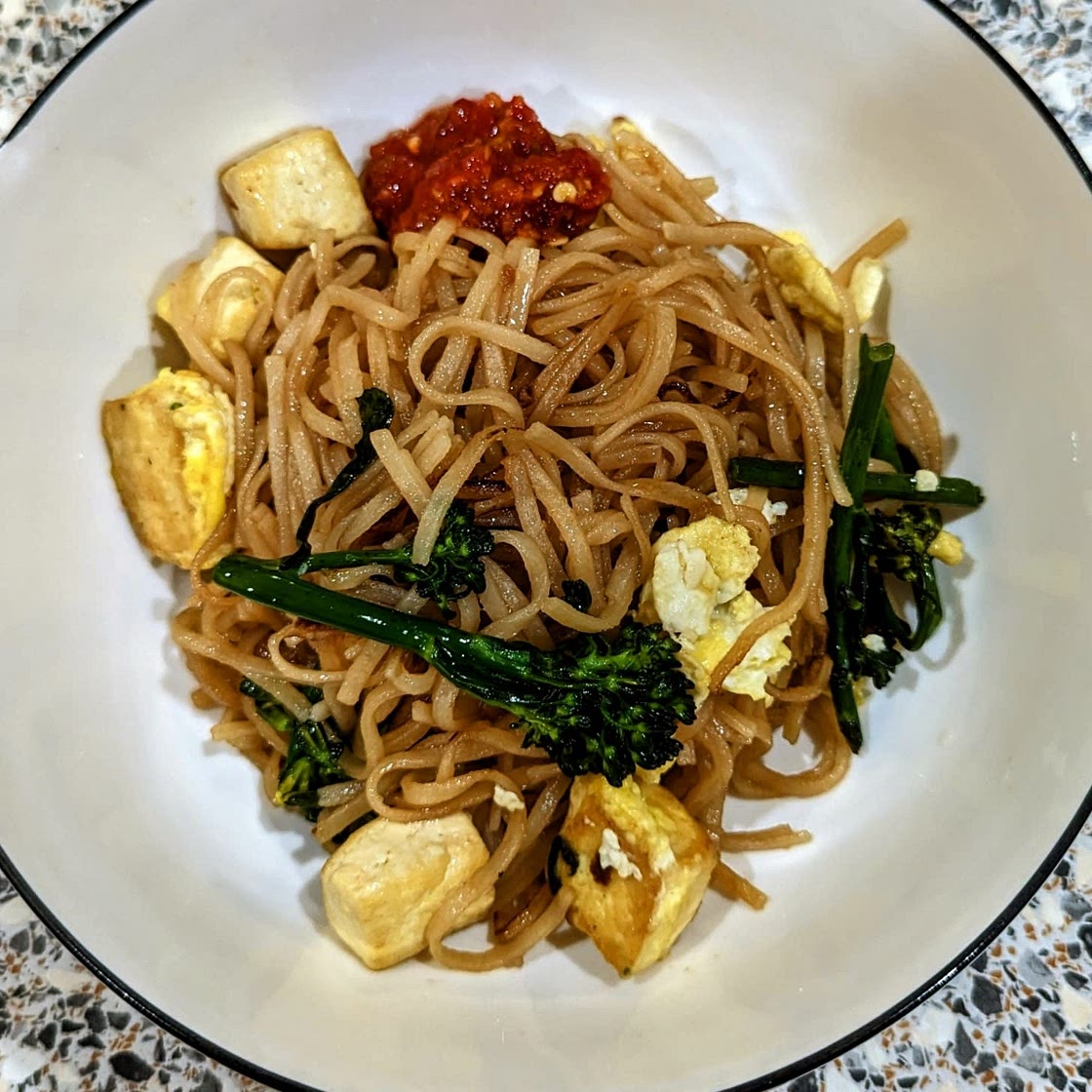 Pad See Ew - Thai Stir Fried Noodles