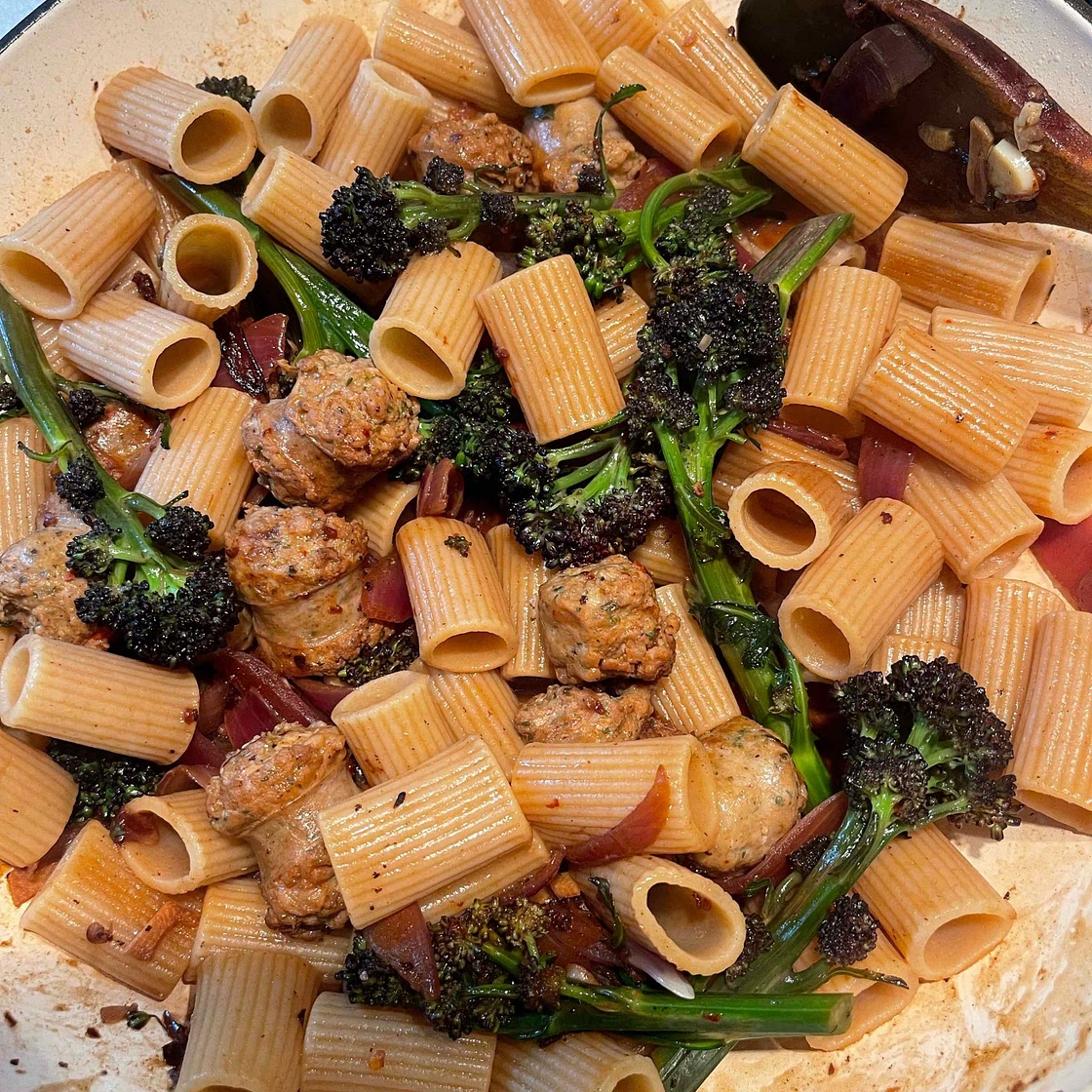 Pasta with sausages, broccoli, chilli and garlic recipe