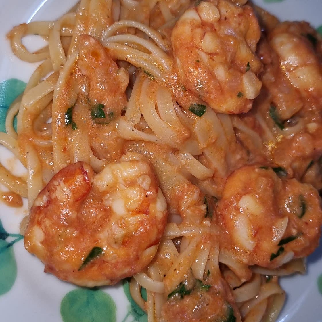 Creamy Scampi and Tomato Pasta 🦐