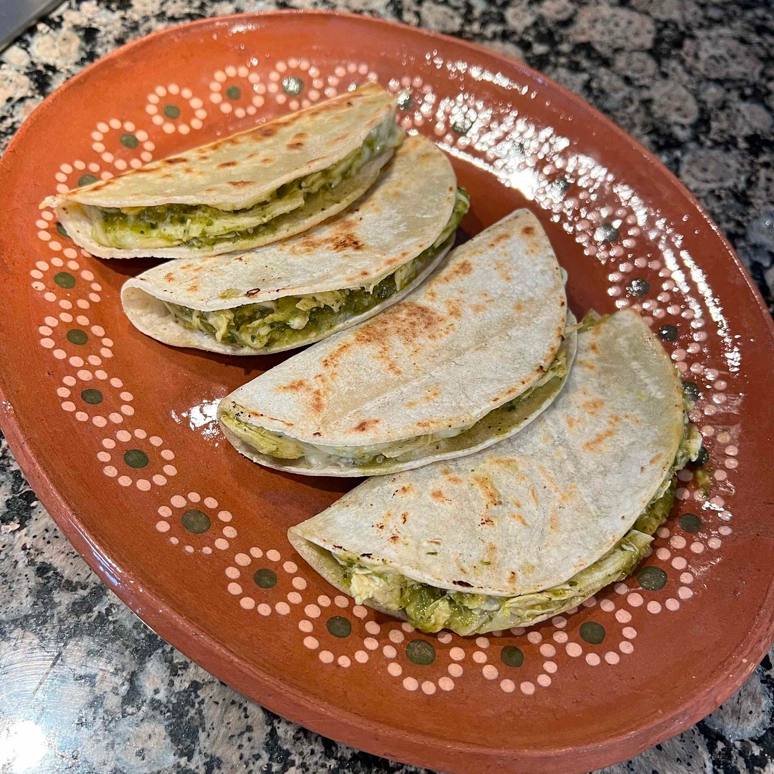 TACOS DE POLLO EN SALSA VERDE