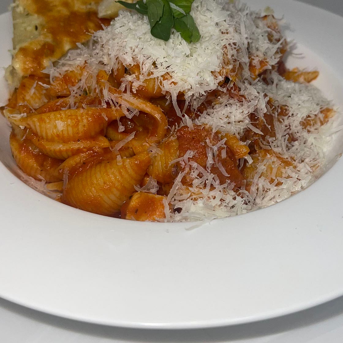Chicken & Pepperoni Pasta in Garlic, Tomato Basil and Chilli 