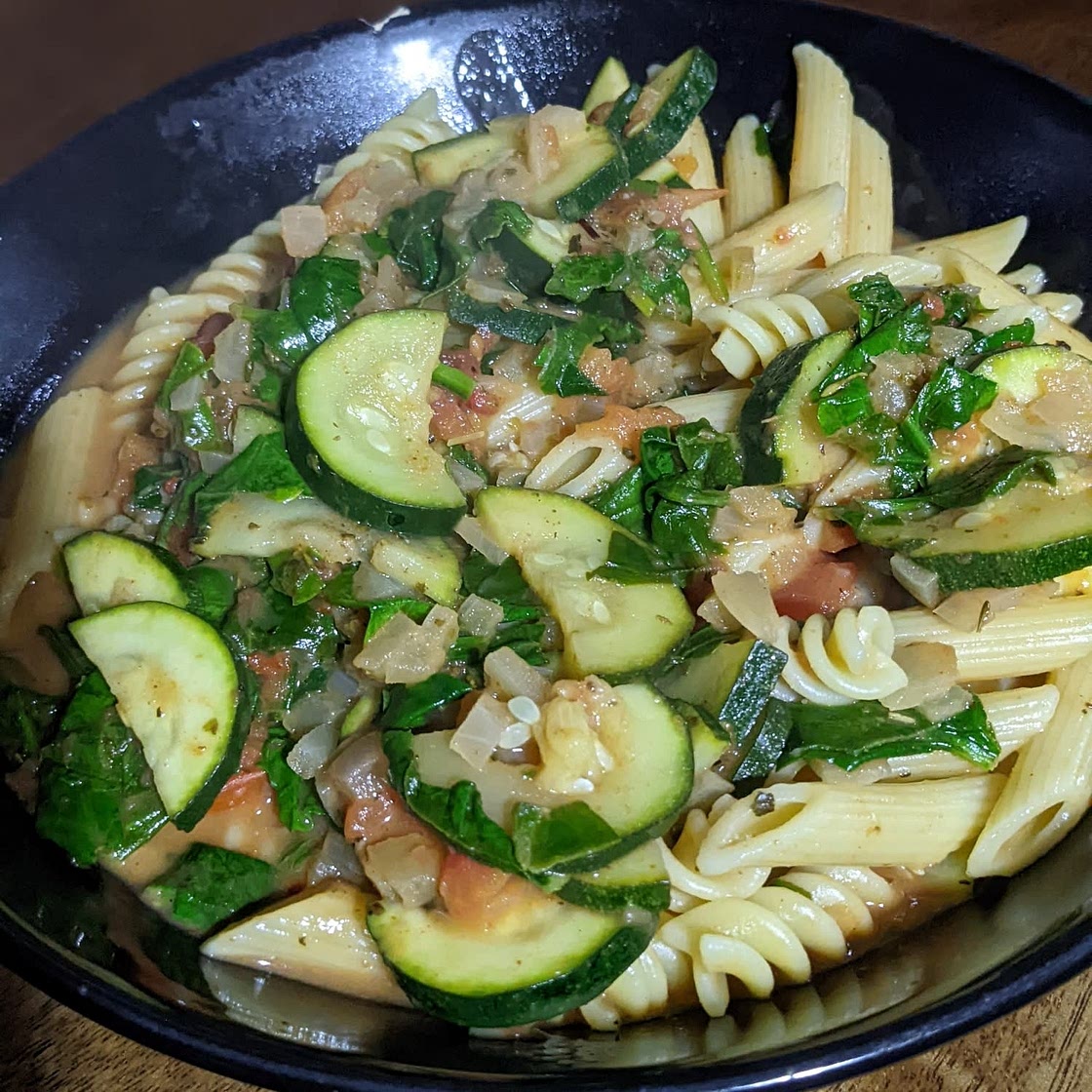 Creamy Chili Zucchini and Spinach Pasta