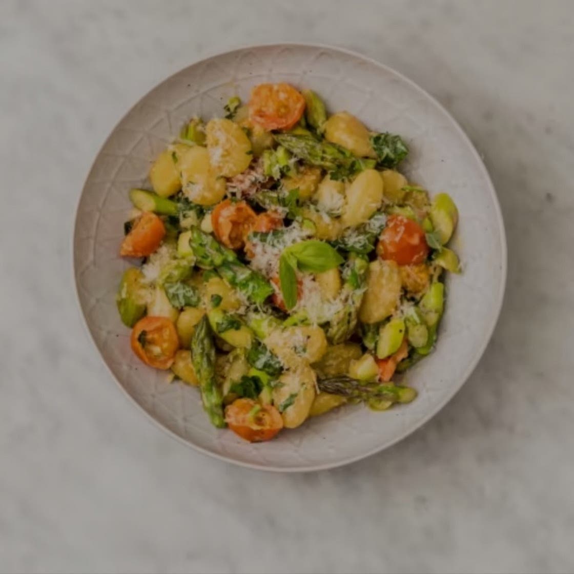 Gnocchi-Pfanne mit grünem Spargel