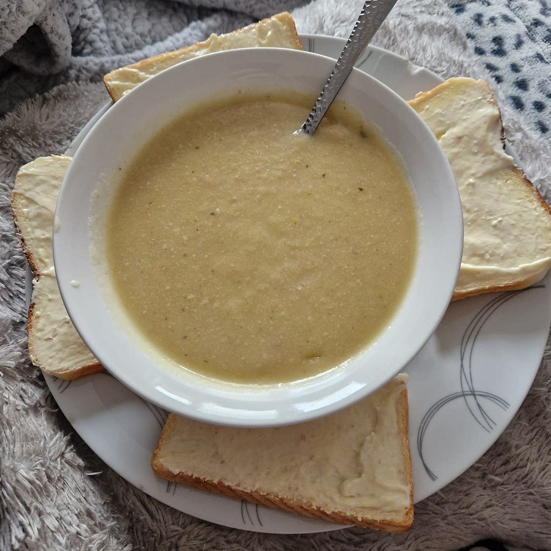 Leek, bacon & potato soup