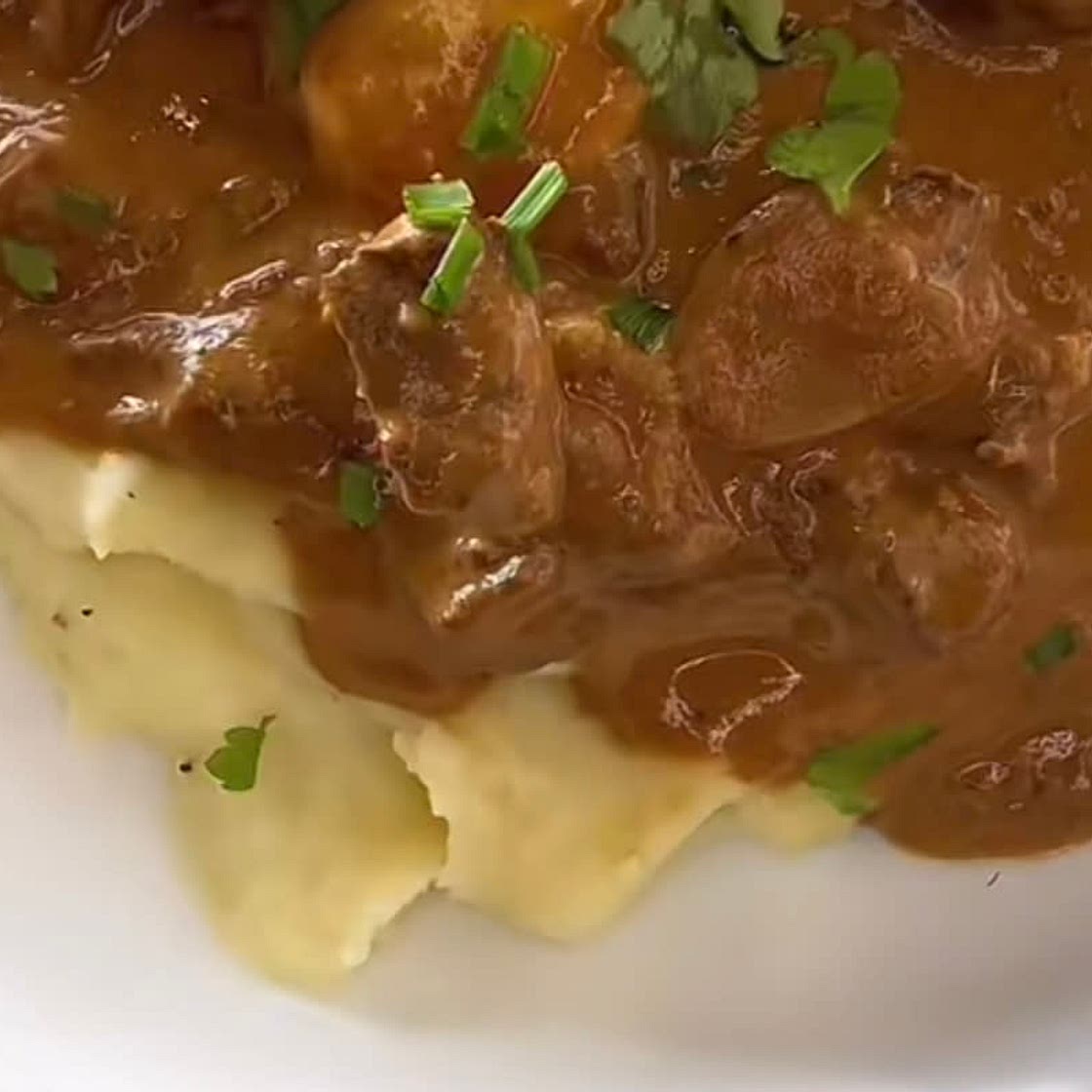Beef Stroganoff (Slow Cooker)