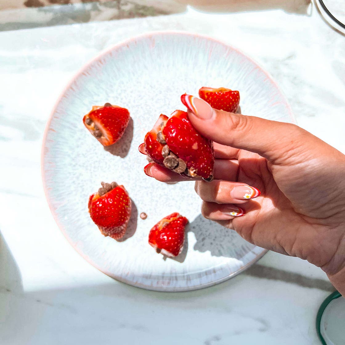 STRAWBERRY BITES