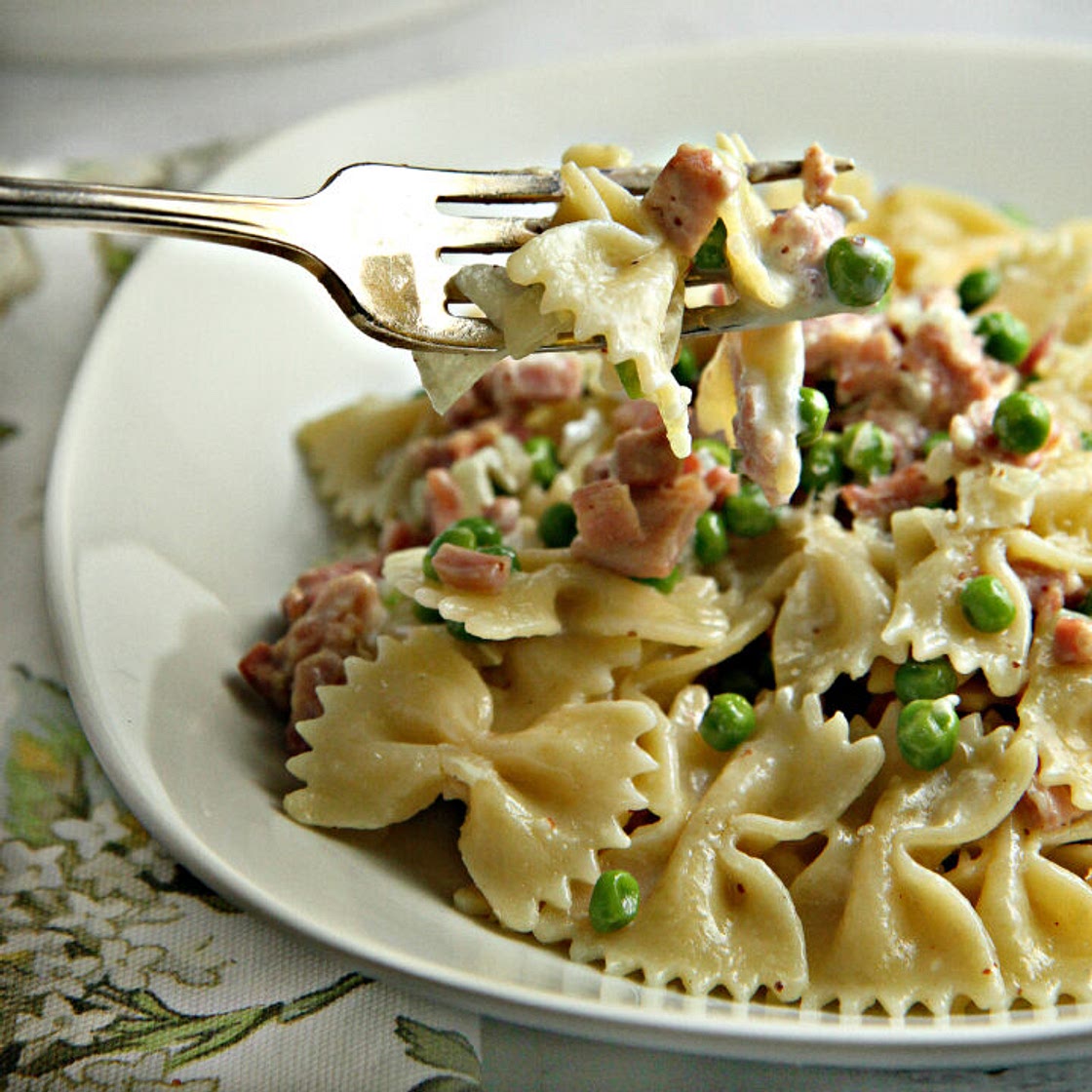 Creamy Pasta with Ham and Peas