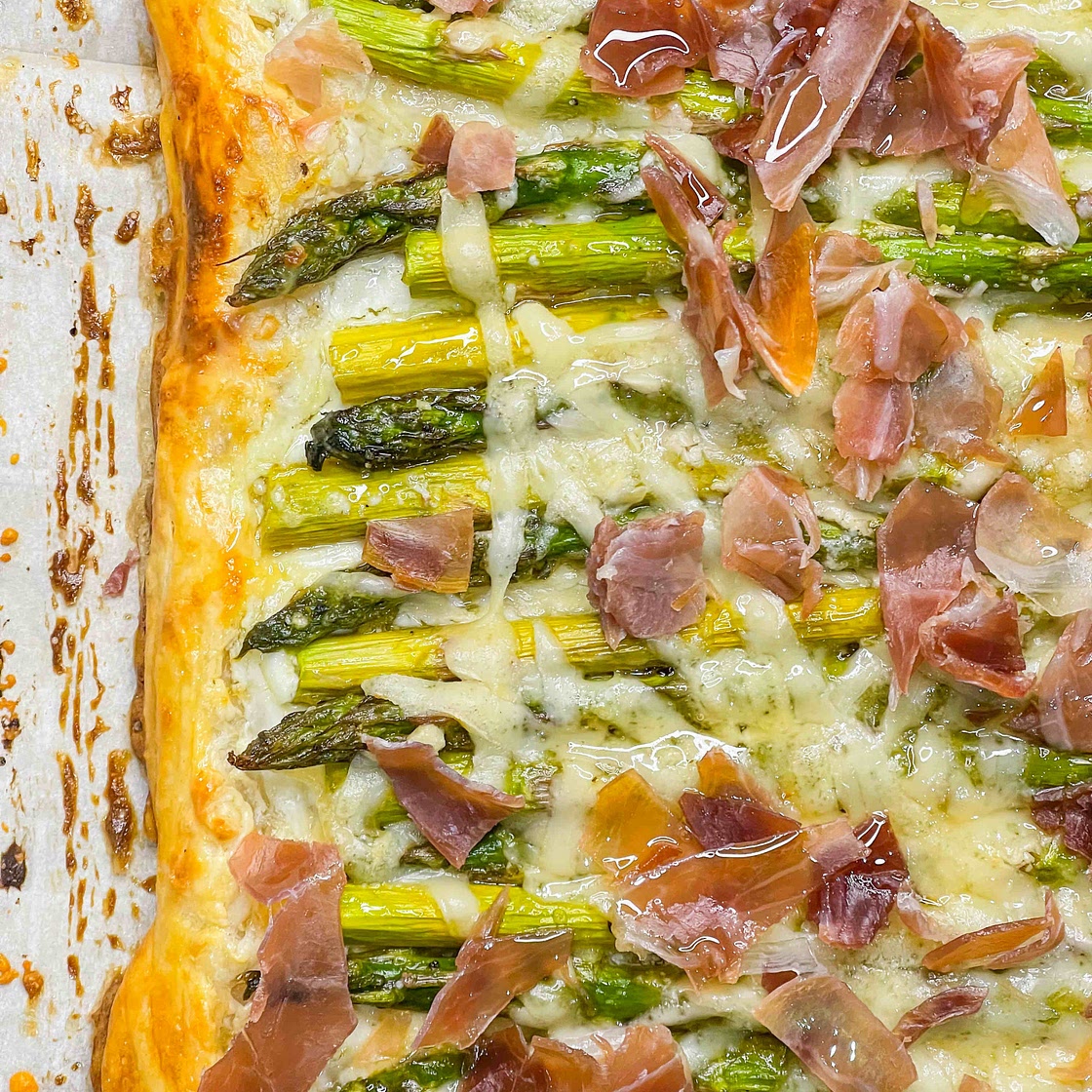 Asparagus prosciutto tart 