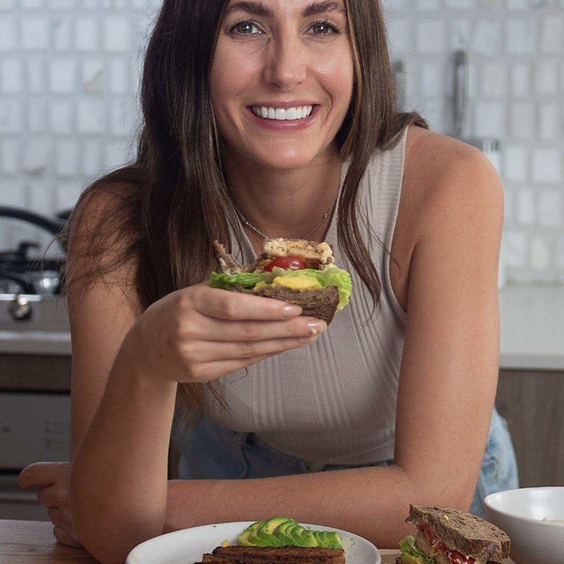 PLANT-BASED BLT SANDWICH WITH TEMPEH BACON