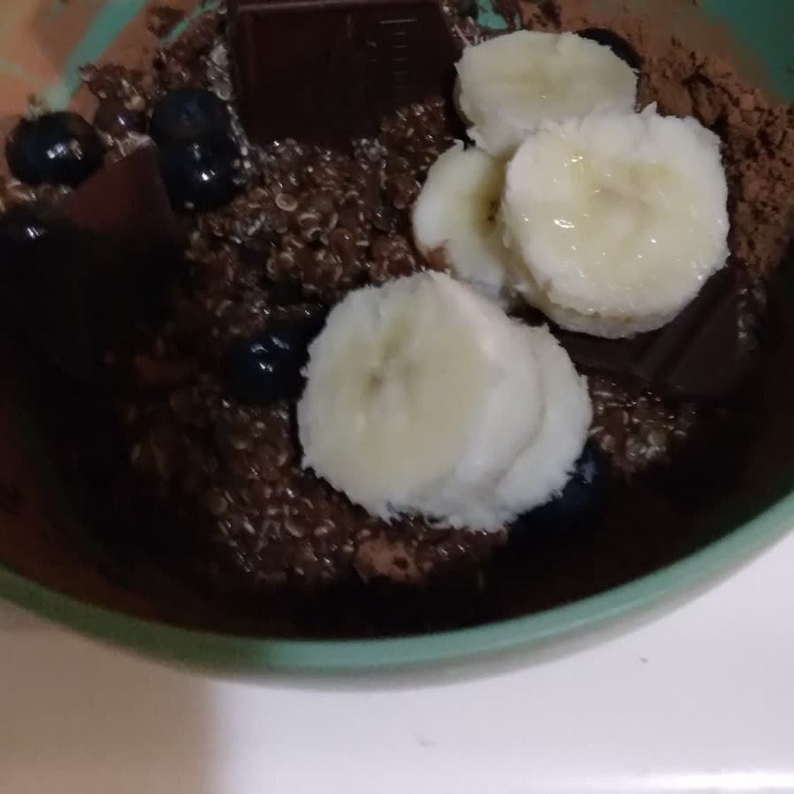 Dark Chocolate Quinoa Breakfast Bowl