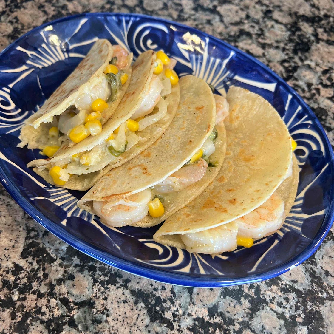 TACOS DE CAMARÓNES Y RAJAS EN CREMA