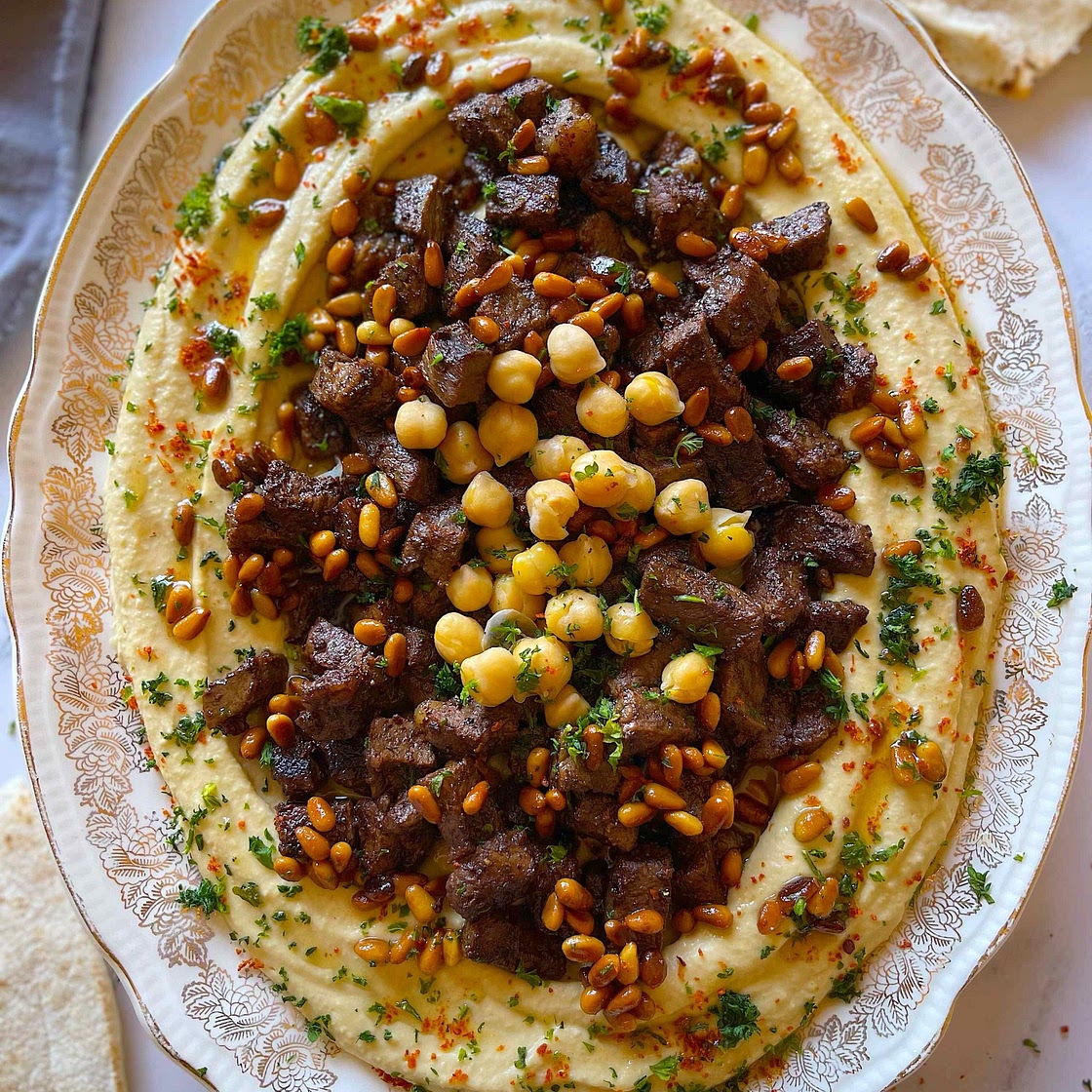 Hummus with Beef (Hummus bil Lahmeh)