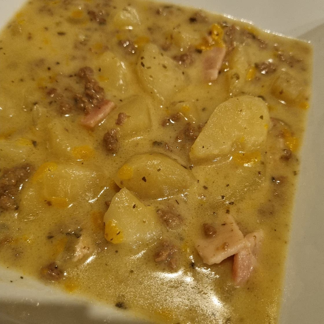 Slow Cooker Bacon Cheeseburger Soup