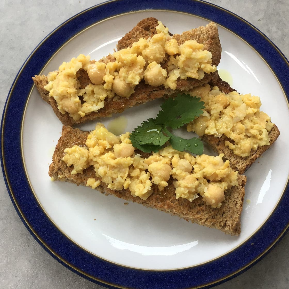 Smashed chickpea toasts