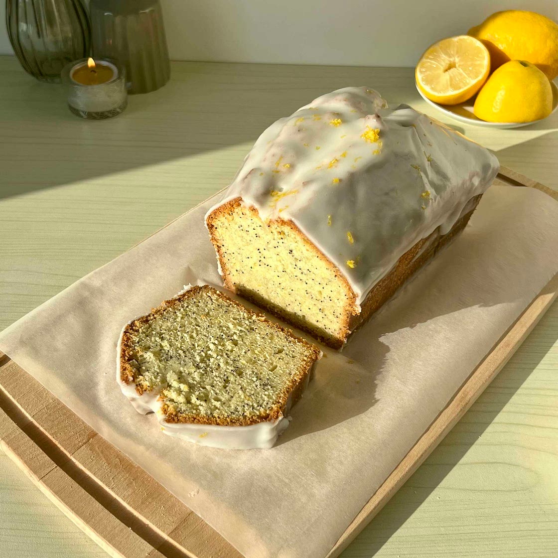 Lemon poppy seed cake