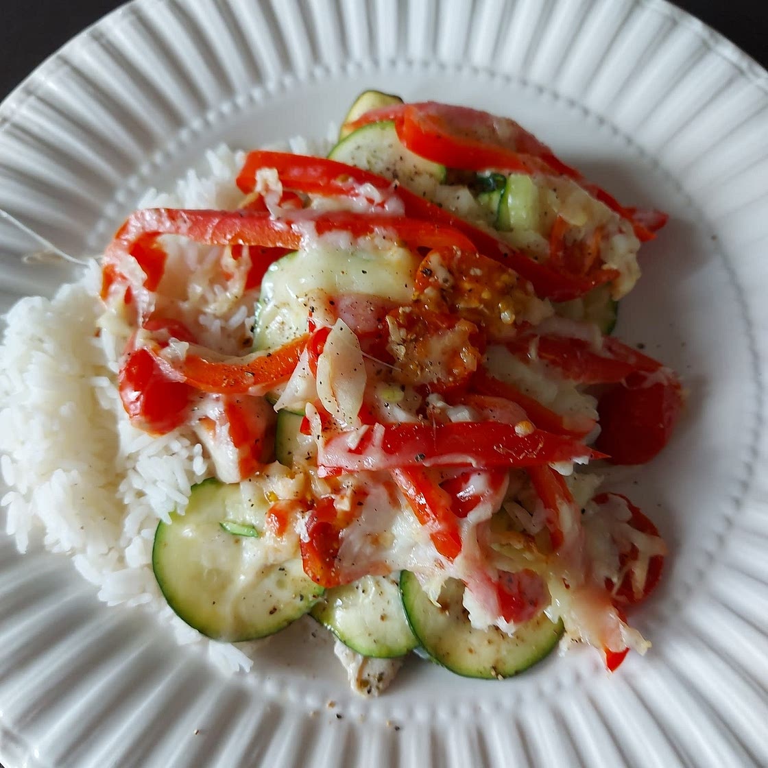 MEDITERRANEAN CHICKEN ZUCCHINI BAKE