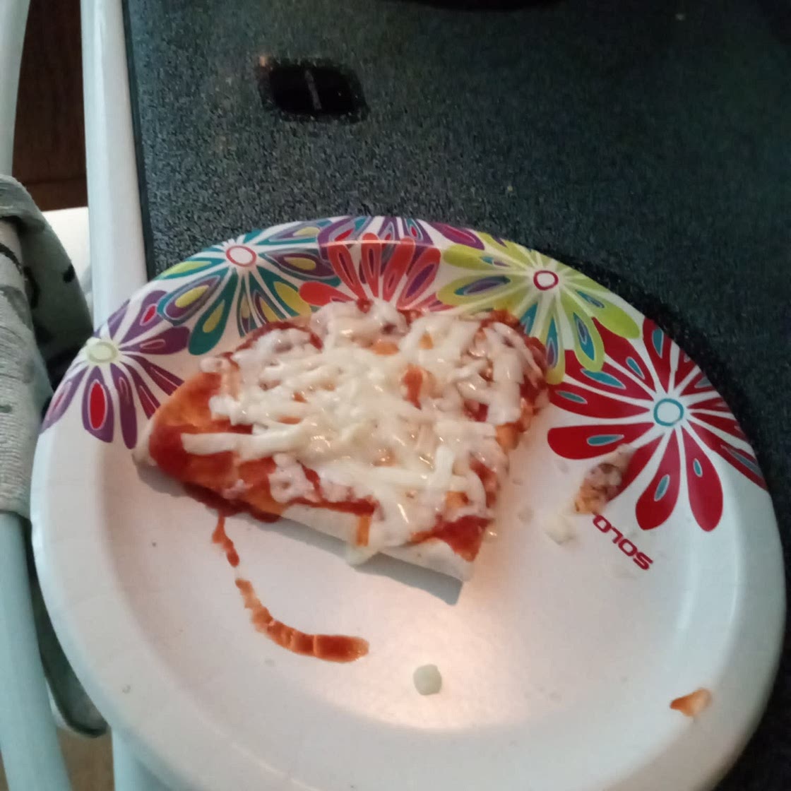 Quick and Easy Pita Pizza {Just 3 minutes}