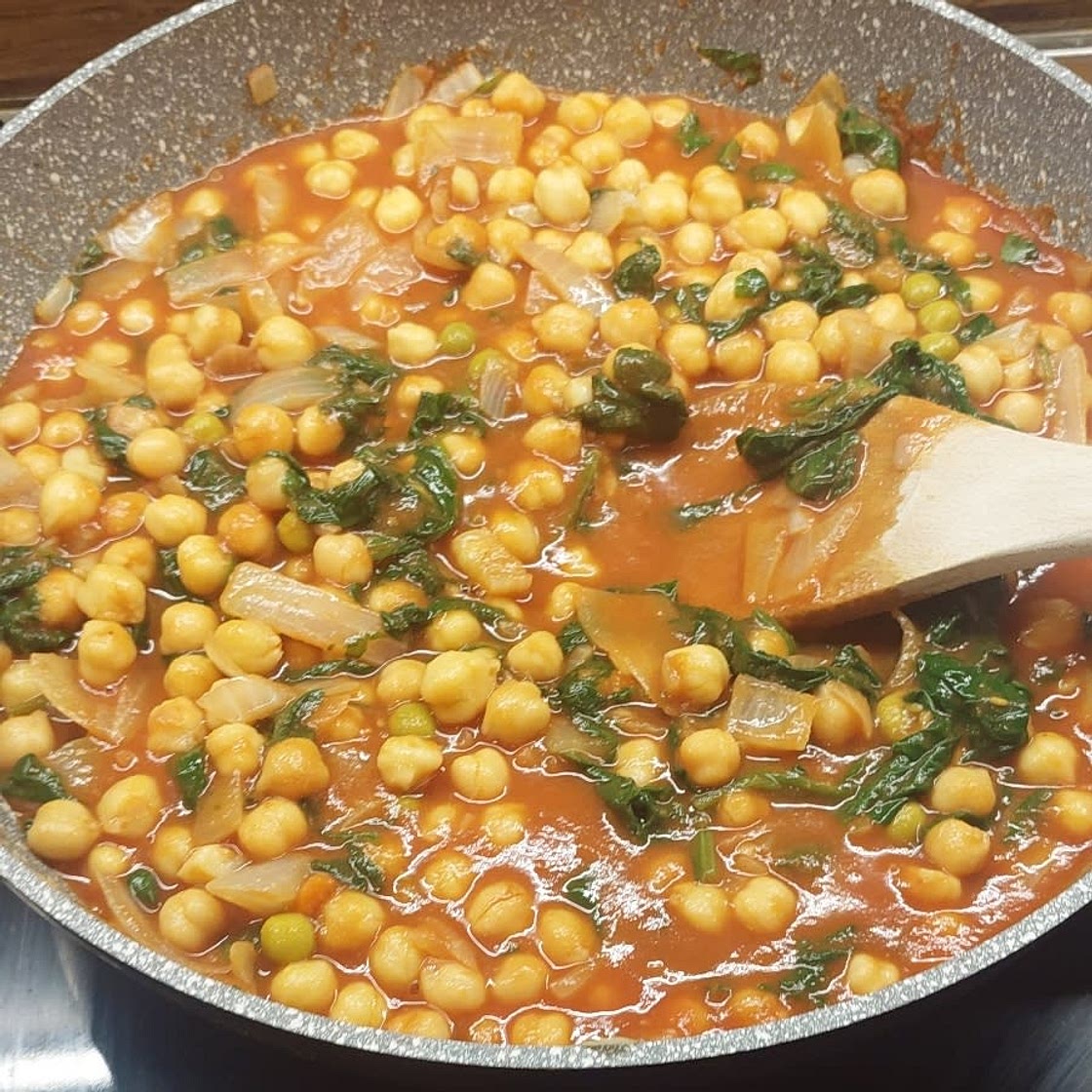 Curried Chickpeas with Spinach