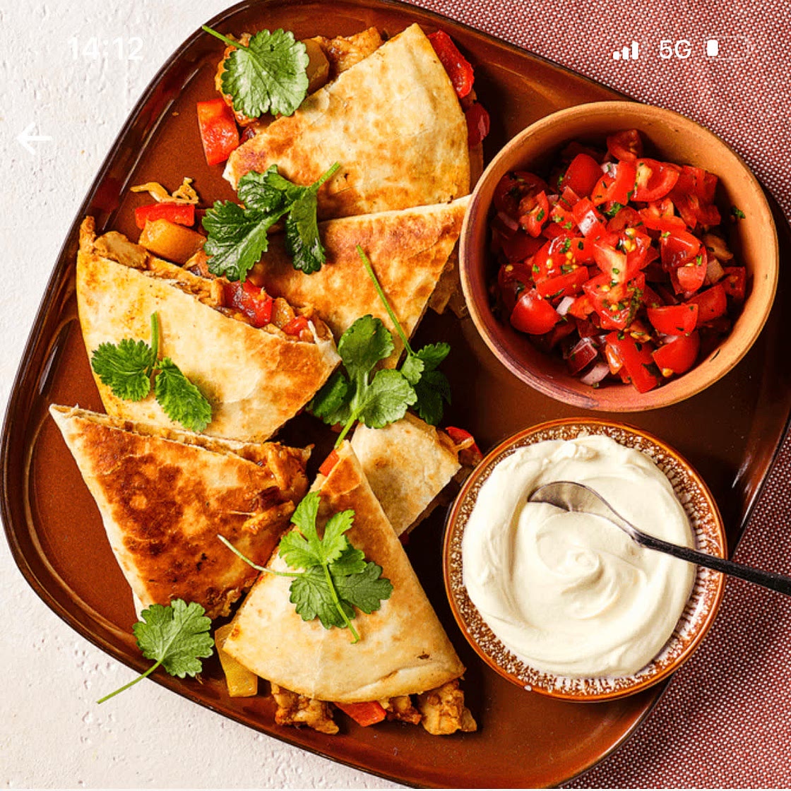 Quesadillas met verse tomatensalsa