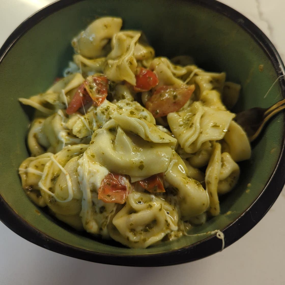 Pesto Caprese Tortellini