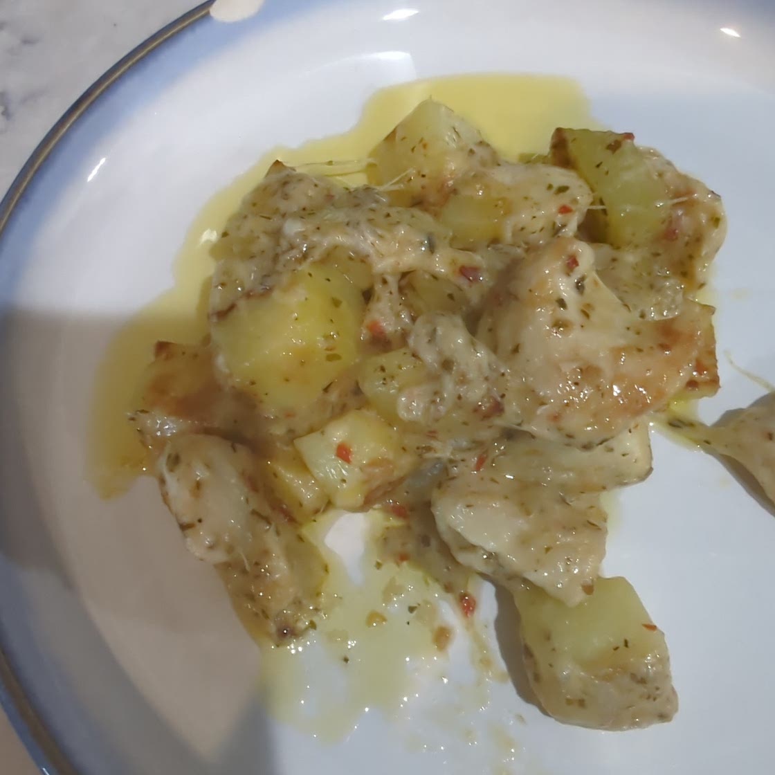 Cheesy Potato Garlic Chicken