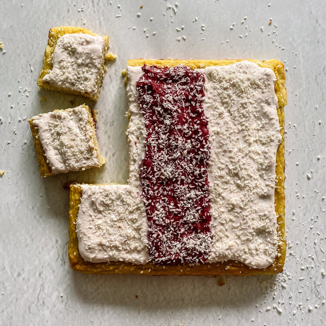 Iced Vovo Cake *Moist Coconut Cake*