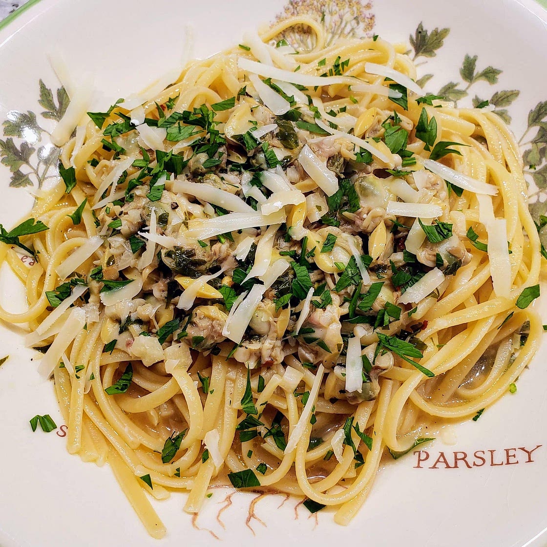 Linguine with clam sauce