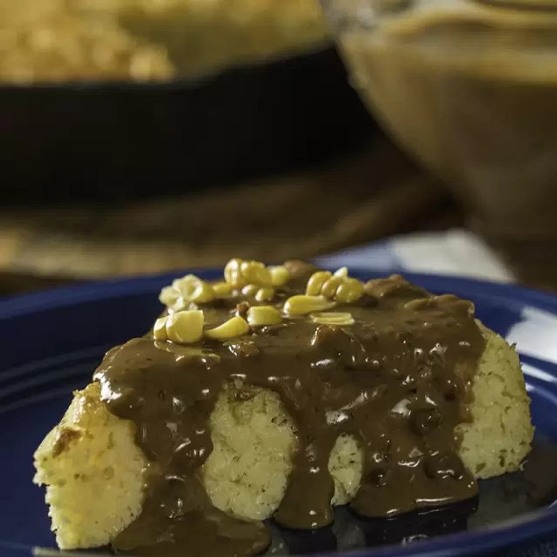 Pan de Elote con Salsa de Glorias