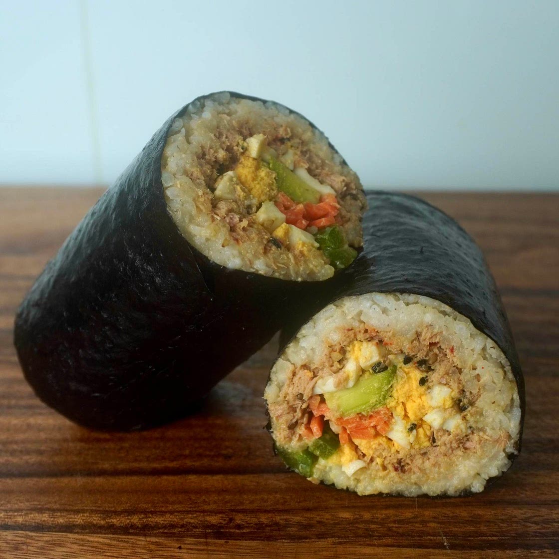 Tuna sushi burrito